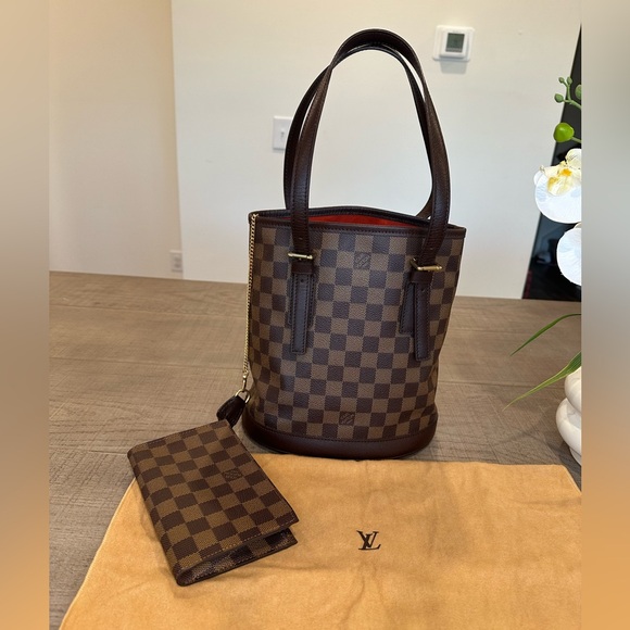 Louis Vuitton Handbags - Louis Vuitton Damier Ebene Marais Bucket Bag PM